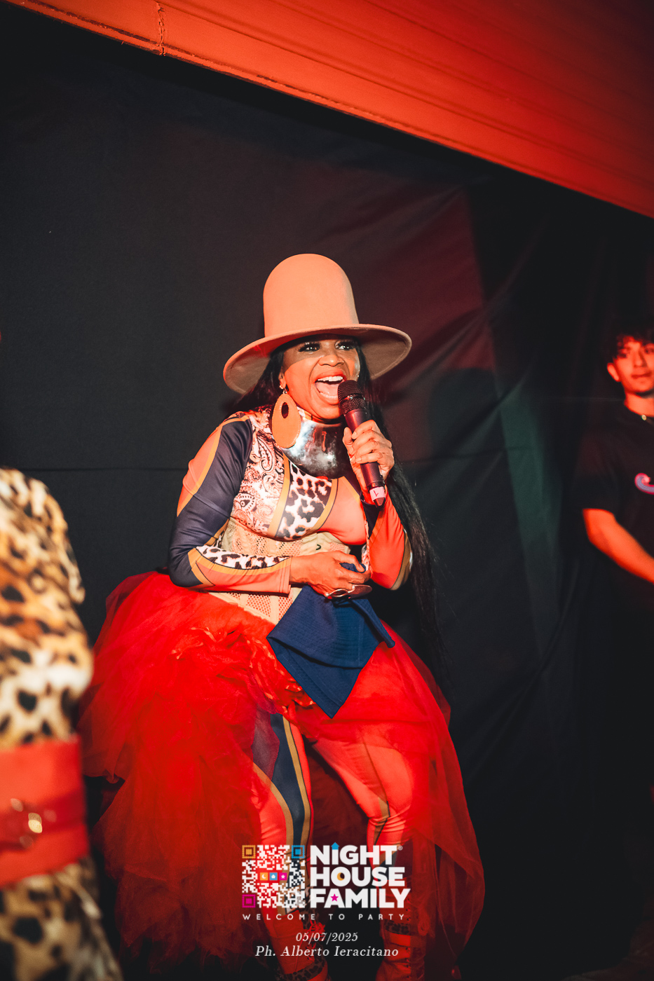 barbaratuckercalaviola ()