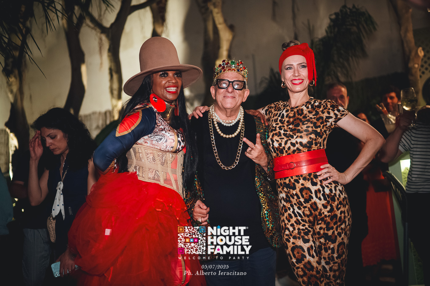 barbaratuckercalaviola ()