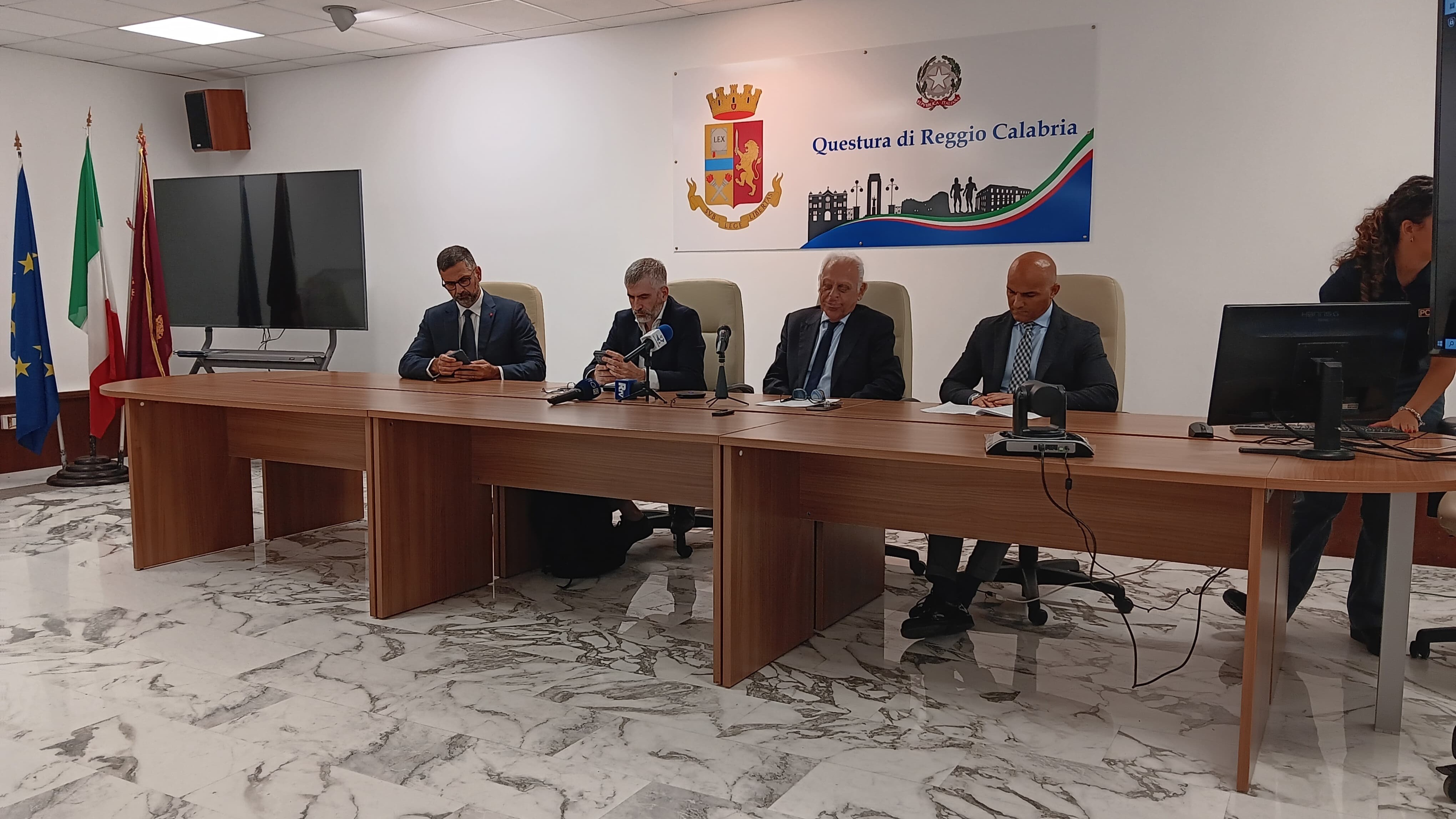 conferenza operazione pratì