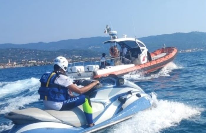 controlli polizia mare
