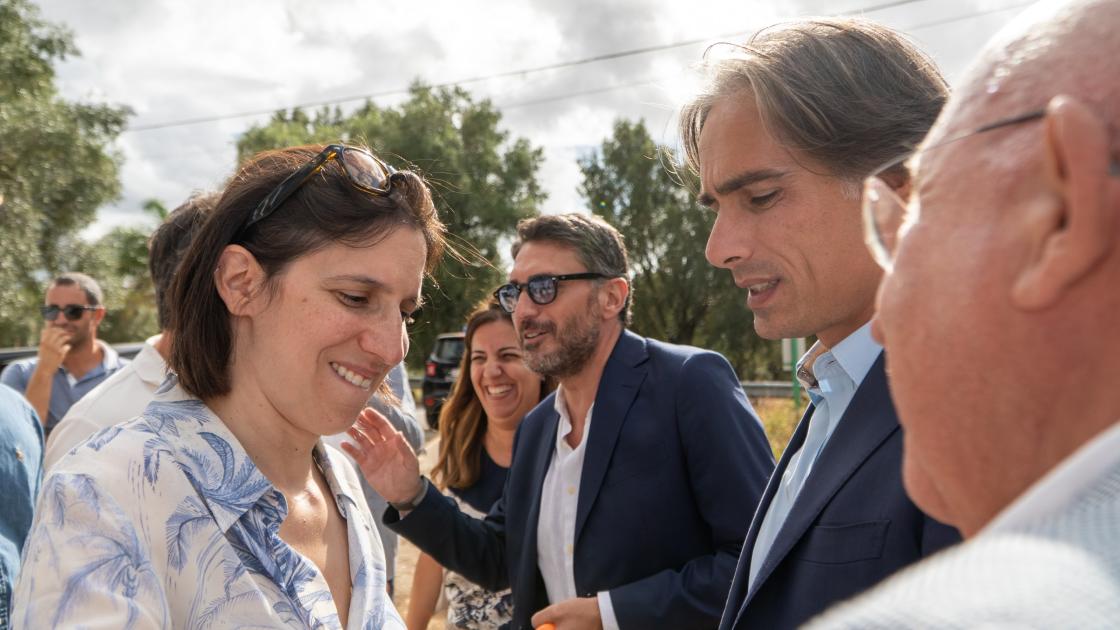 Falcomatà e Schlein alla alla Coop Valle del Marro: ‘Segno di vicinanza a chi vuole liberarsi dalla ‘ndrangheta’ – FOTO