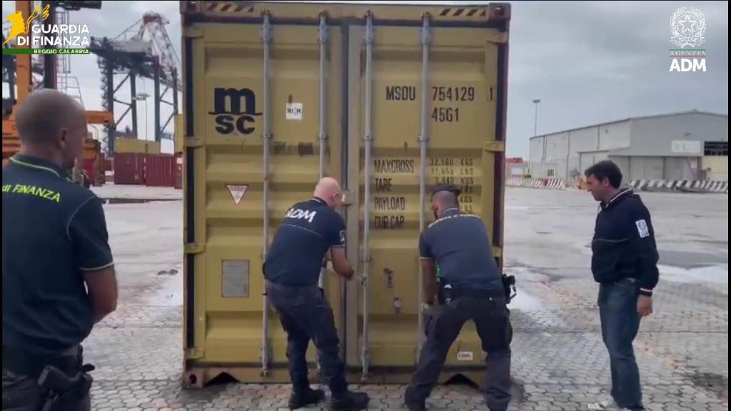 guardia finanza droga porto gioia tauro
