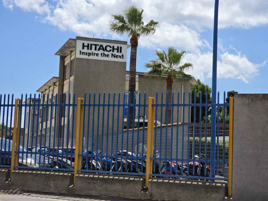 hitachi