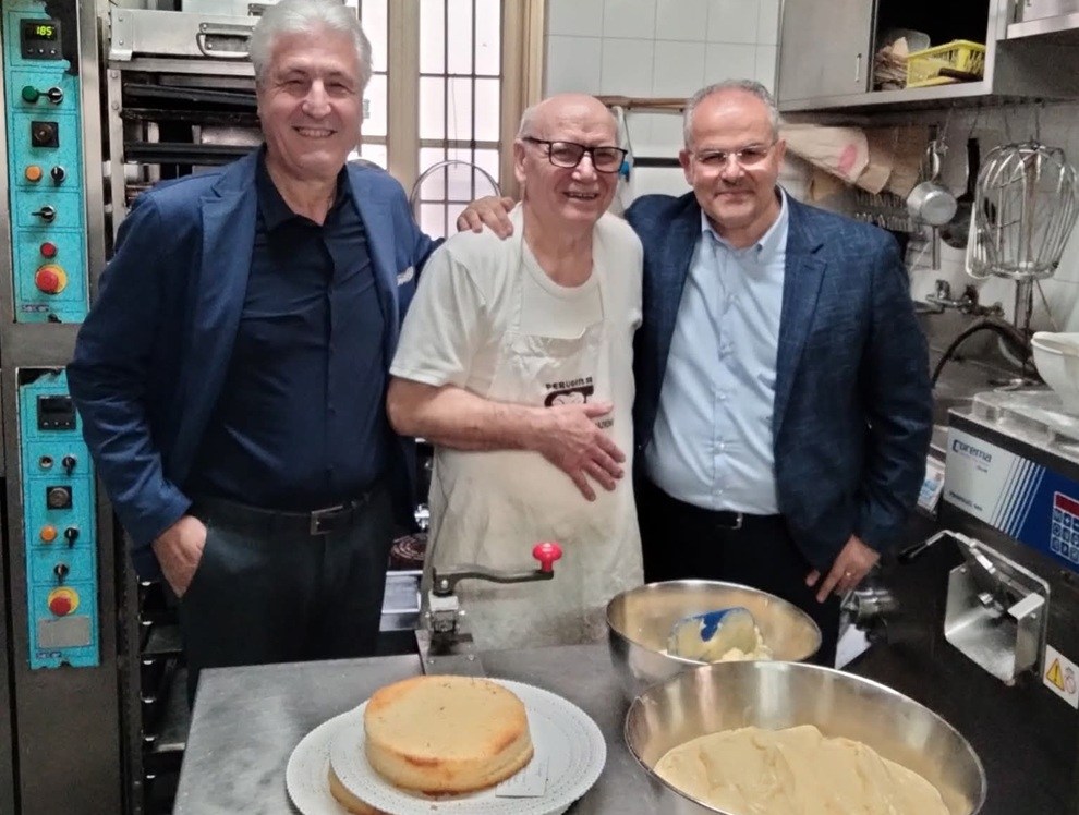 Premio Simpatia della Calabria al Decano dei Pasticceri Reggini Giovanni Logiudice