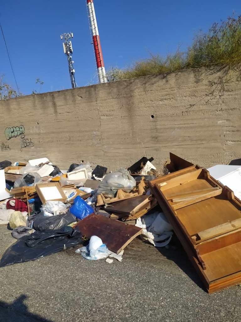 via carrera segnalazione degrado ()