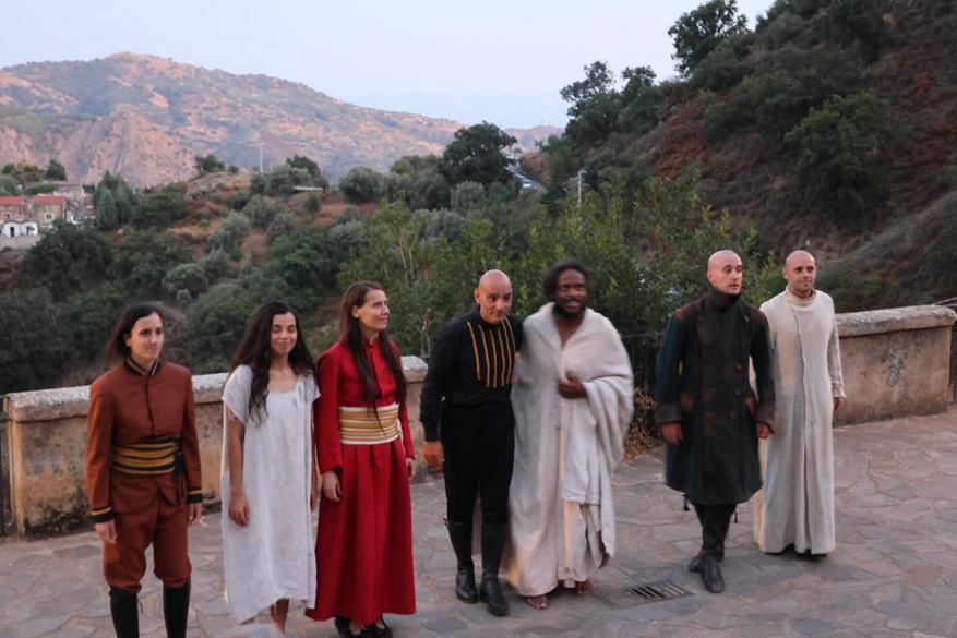 il cast di Tragùdia diretto da Alessandro Serra