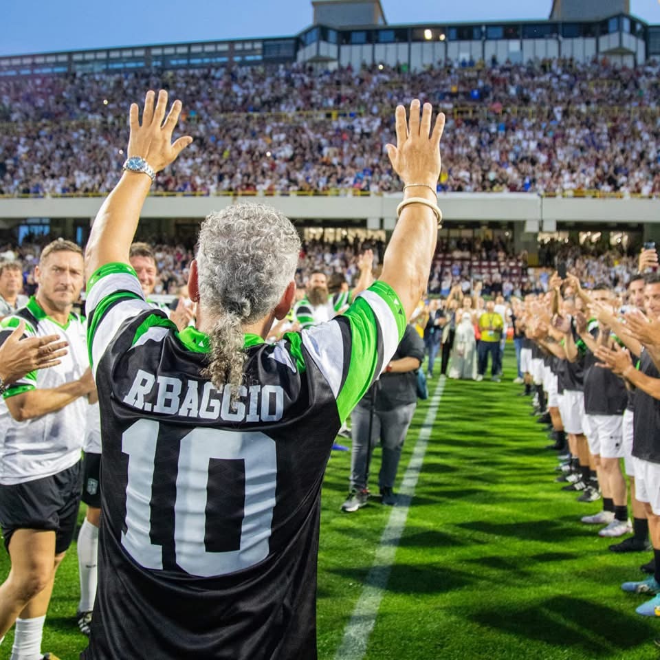 Baggio saluta