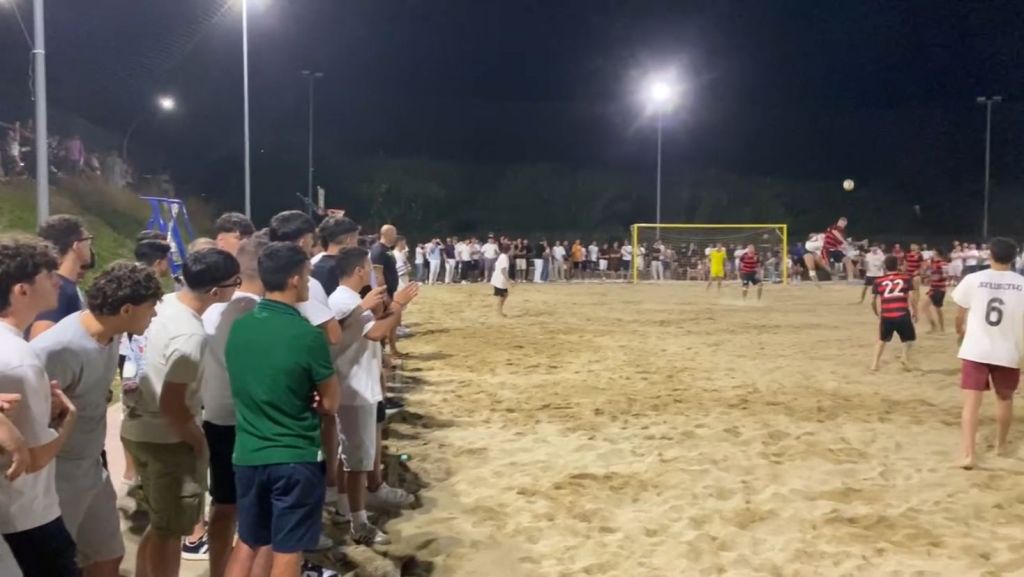 Sport e solidarietà: grande successo per il Beach Soccer Charity Cup