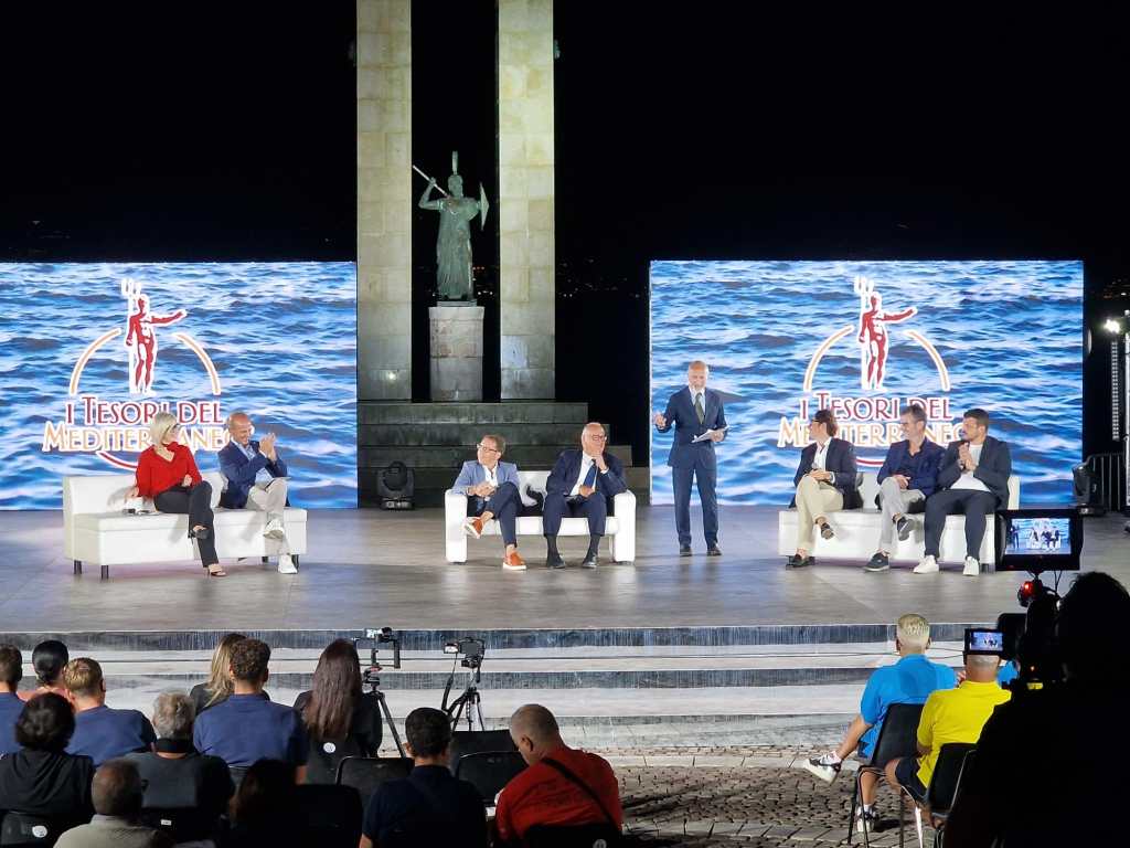 I Tesori del Mediterraneo tra spettacolo e cultura: dalle risate con Gigi & Ross al salotto televisivo