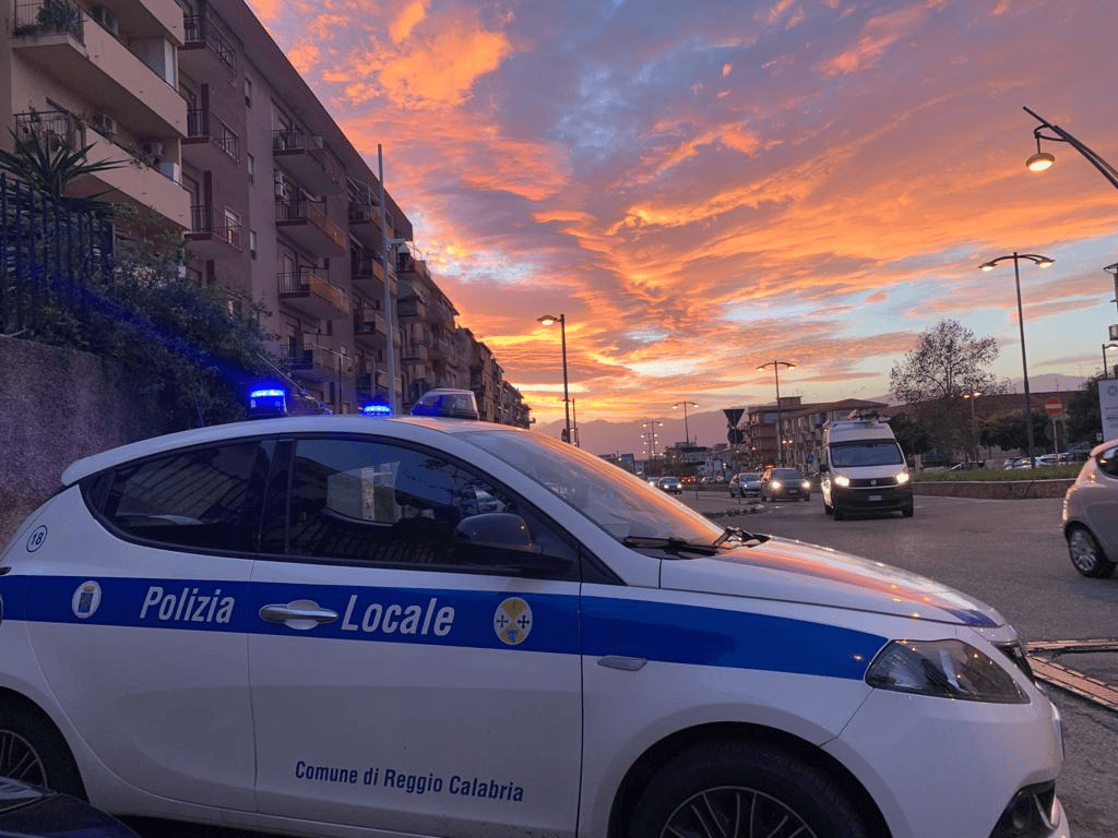 Reggio, centauro diciottenne denunciato per fuga ed omissione di soccorso