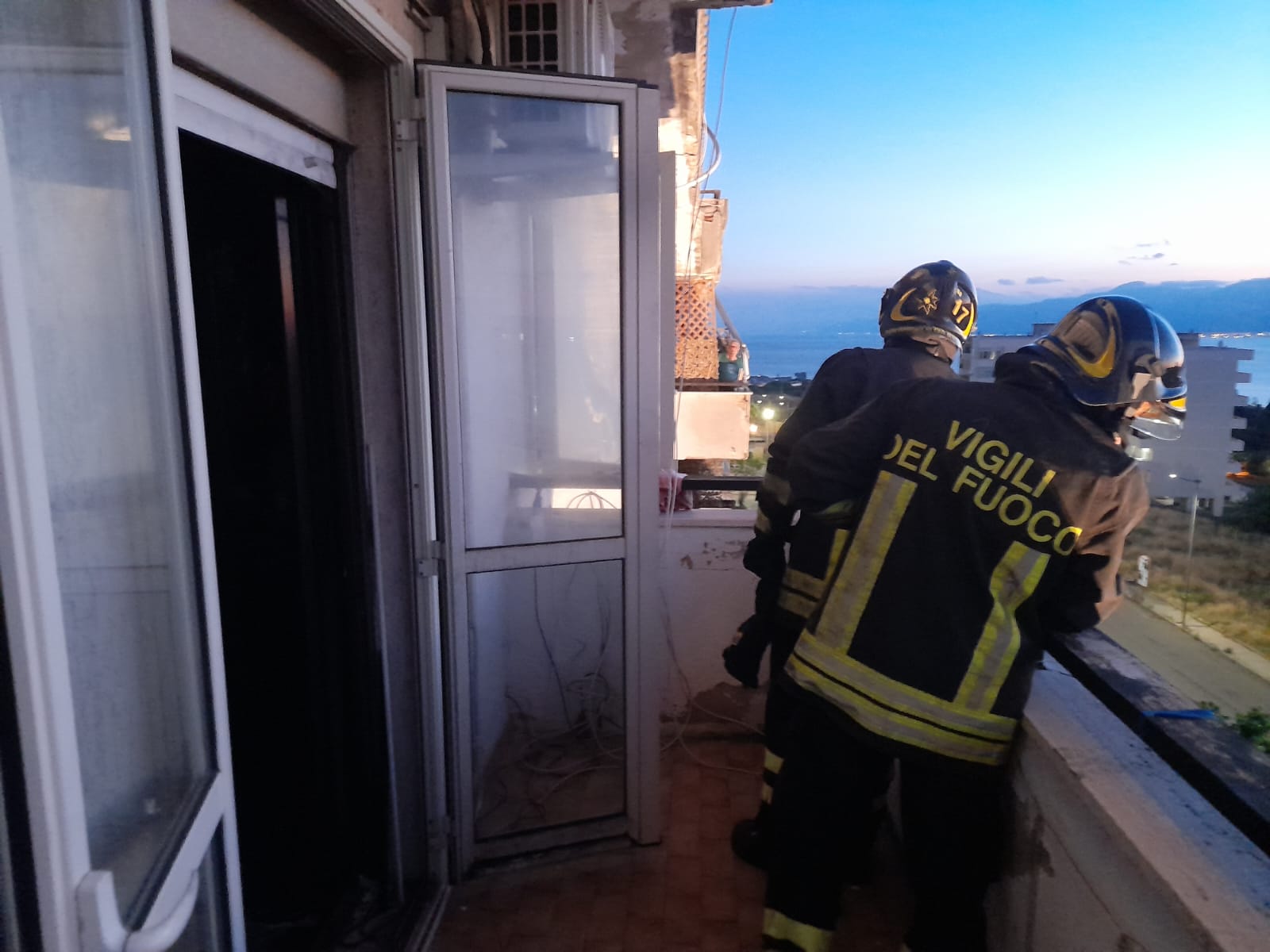 incendio rc arghillà vigili fuoco