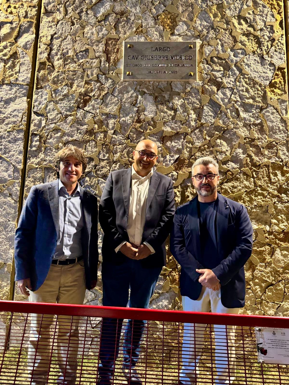 intitolazione largo ex sindaco musico' ()