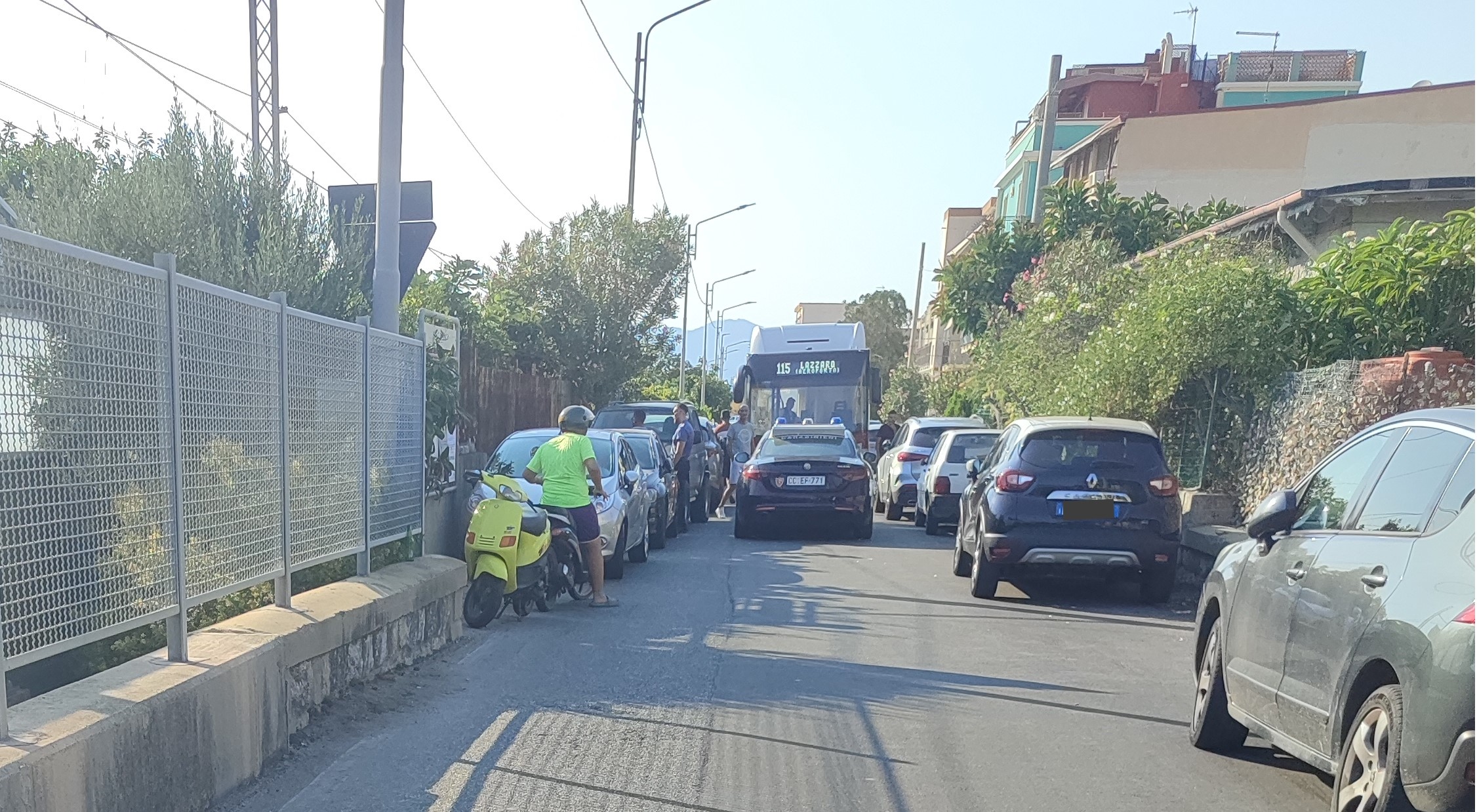 parcheggi selvaggi lazzaro ()