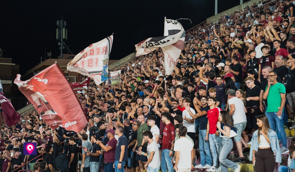 Reggina: la saggezza della Curva Sud e l’invito al rispetto verso i tifosi messinesi assenti