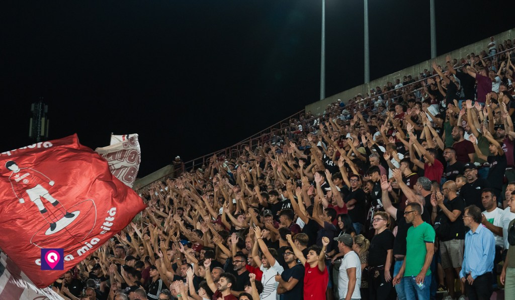 Reggina, l’ennesima umiliazione. La rabbia dei tifosi e la richiesta degli ultras