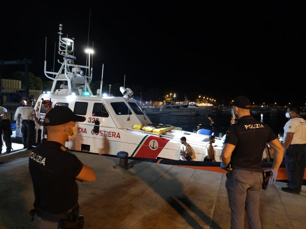 Fermati scafisti degli sbarchi avvenuti a Roccella Ionica a fine agosto