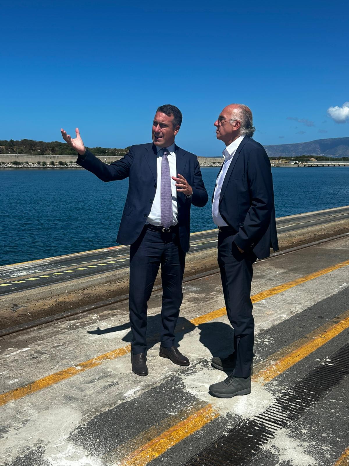 PORTO DI GIOIA TAURO IL COMMISSARIO STRAORDINARIO PAOLO PIACENZA RICEVE IL DIRETTORE GENERALE DELL’ARPACAL MICHELANGELO IANNONE