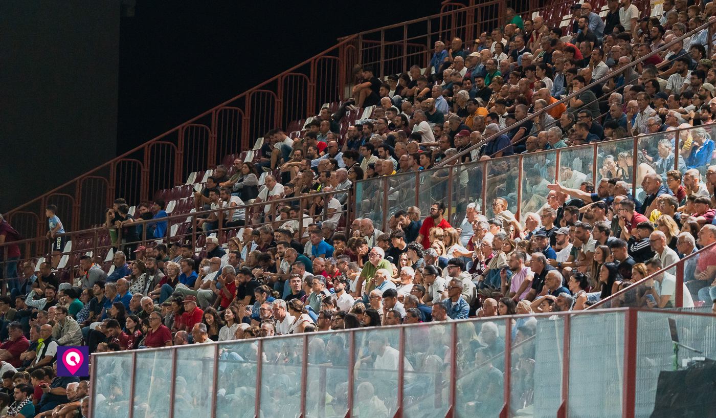 Tribuna Tifosi Reggina ()