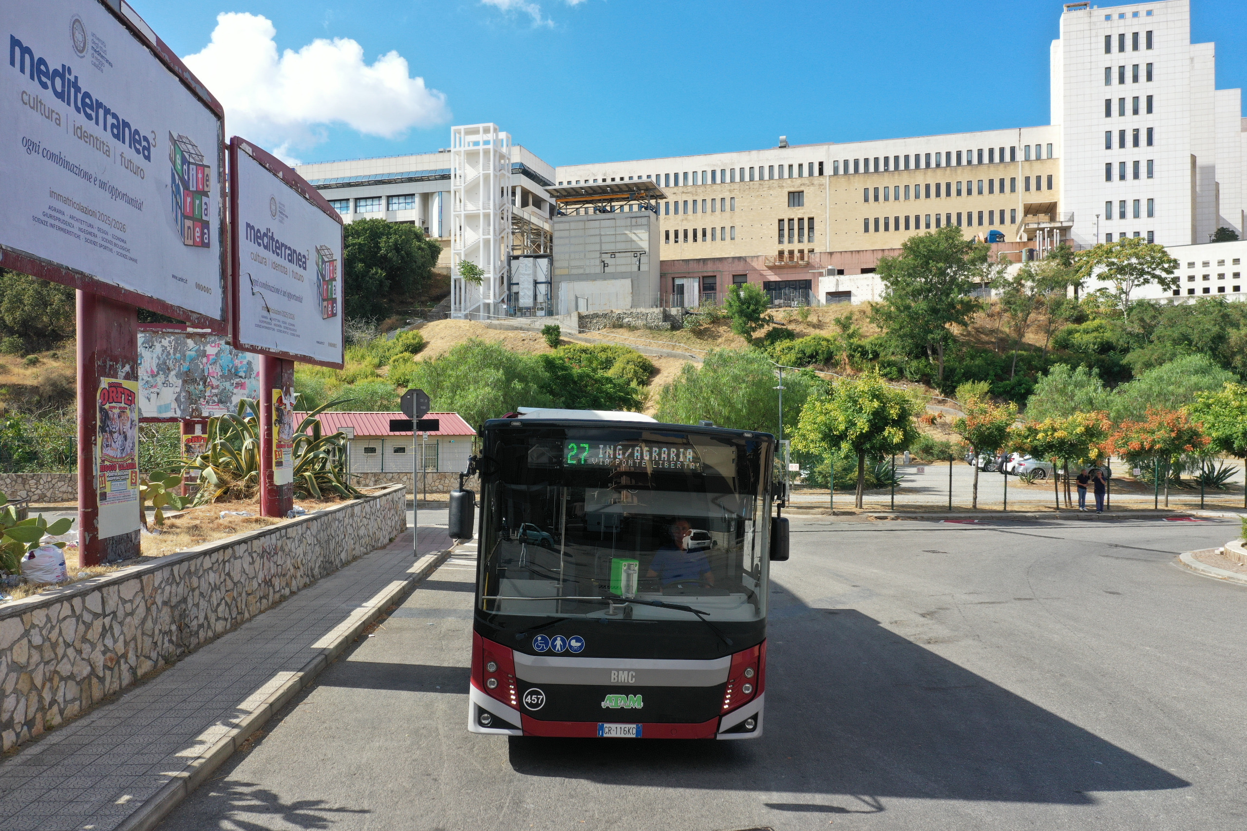 UniRC Bus