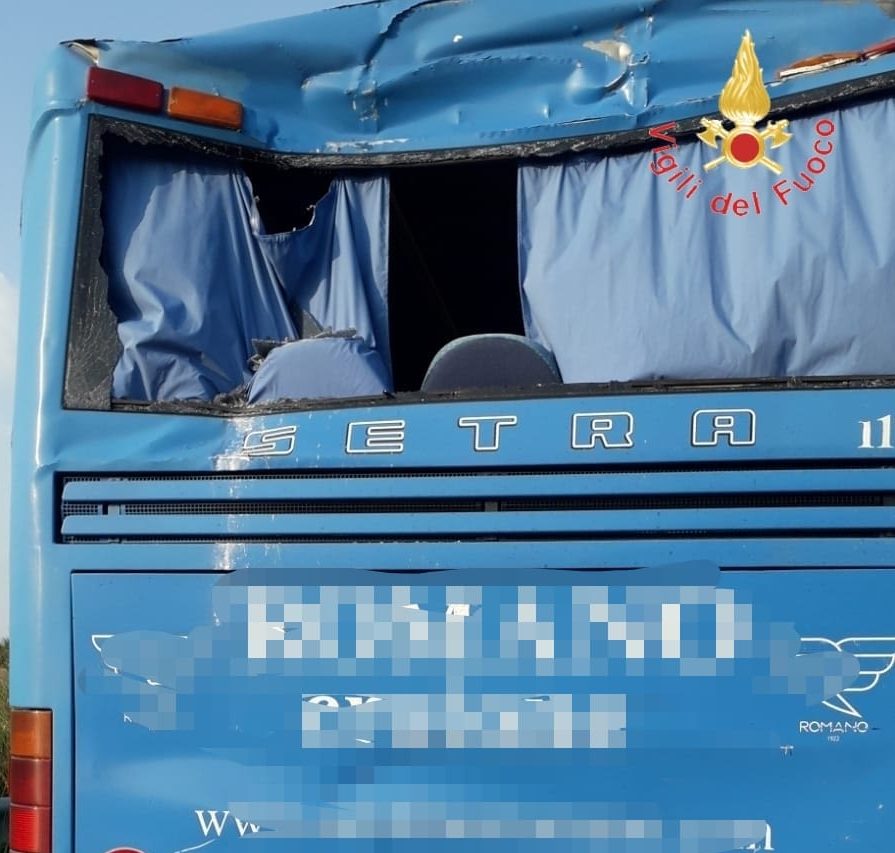 Incidente SS106 Simeri Crichi: due autobus e feriti lievi