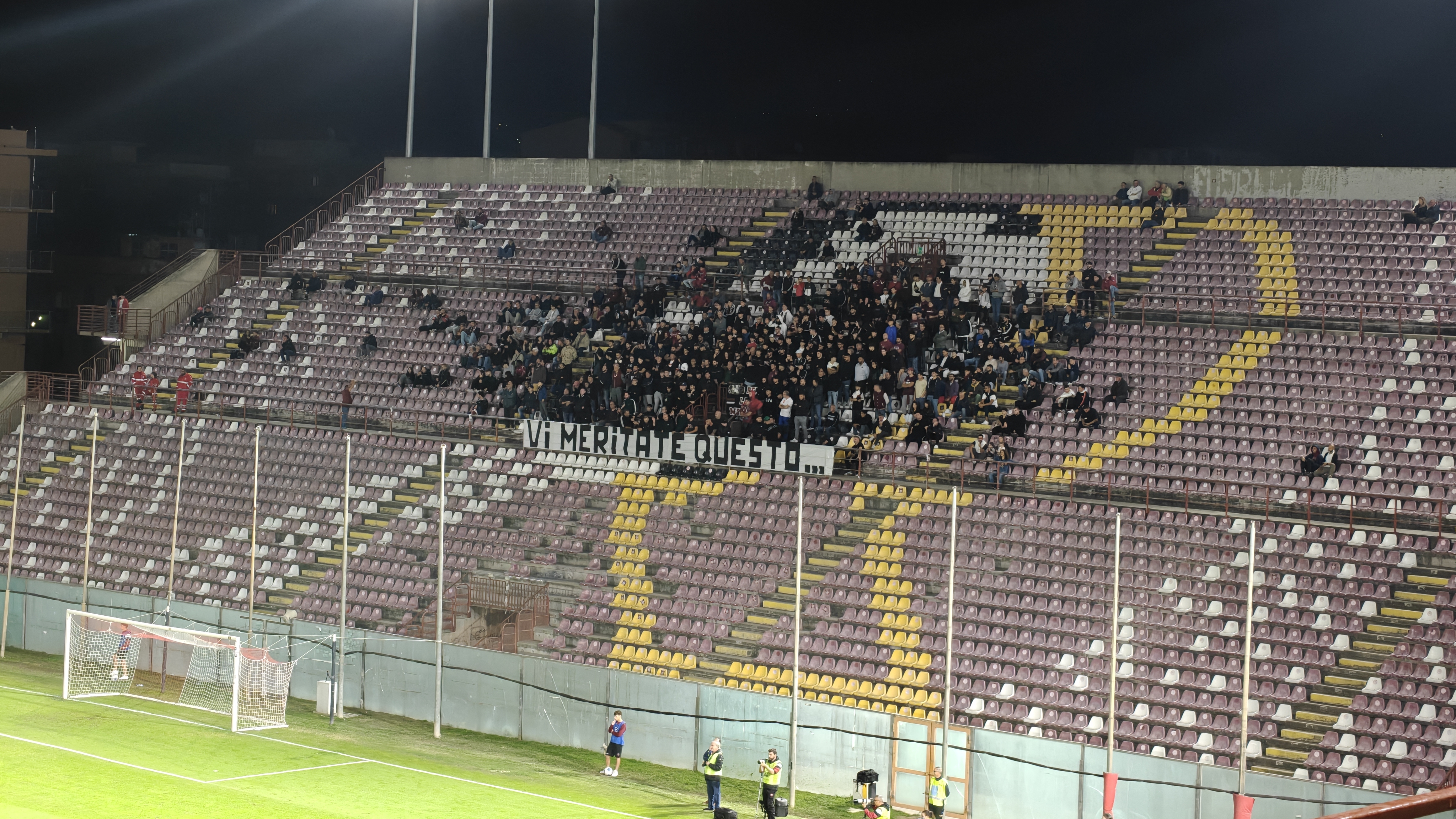 Contestazione tifosi curva sud Granillo reggina
