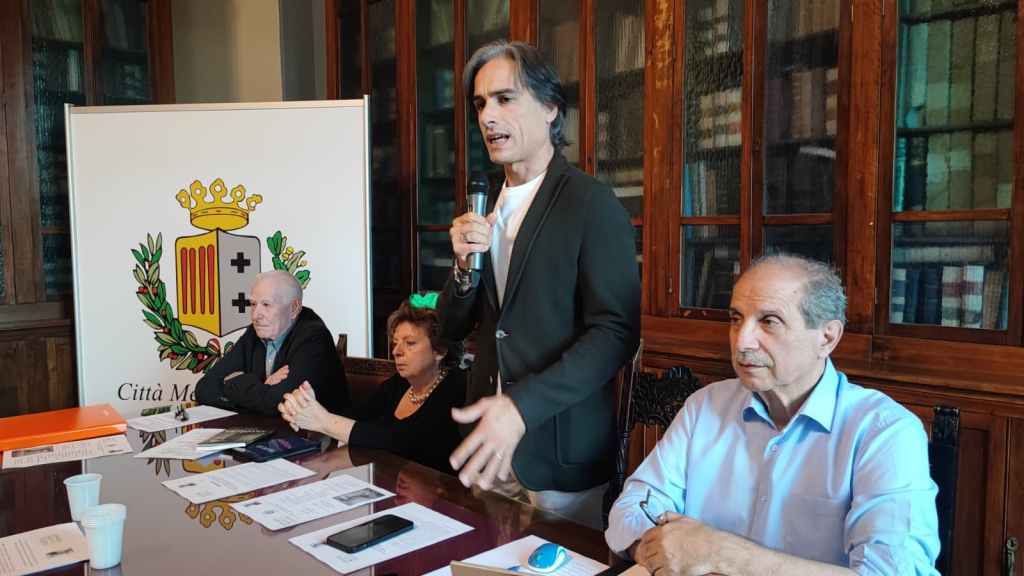 Presentazione Alioscia ()