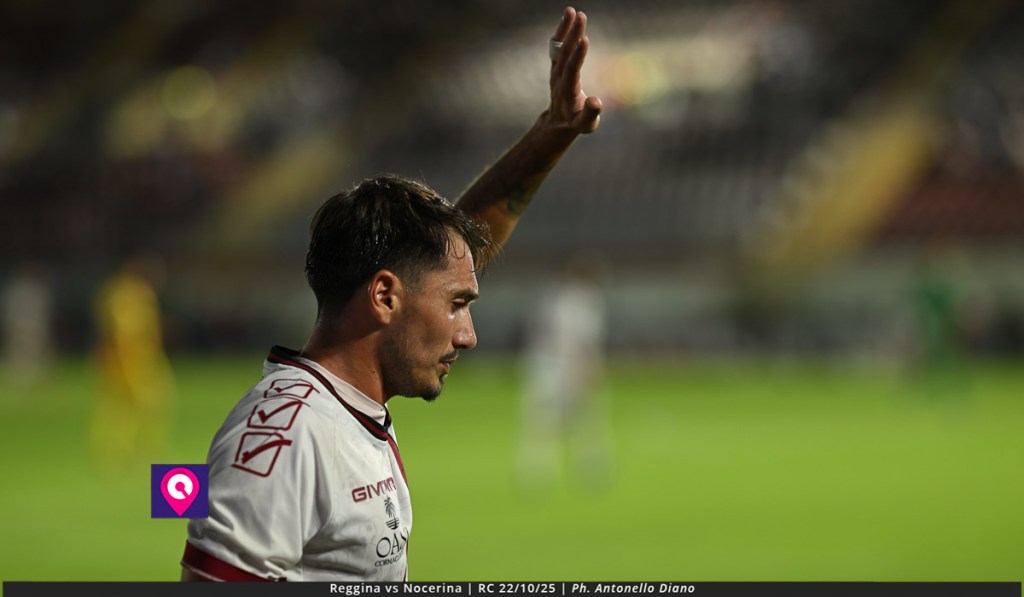 Calciomercato Reggina: chiuse le operazioni per i due esterni bassi. Ancora nulla sull’attaccante