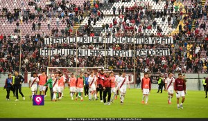 Striscione tifosi curva sud, contestazione Reggina