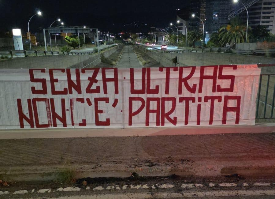 Striscione ultras Reggina divieti