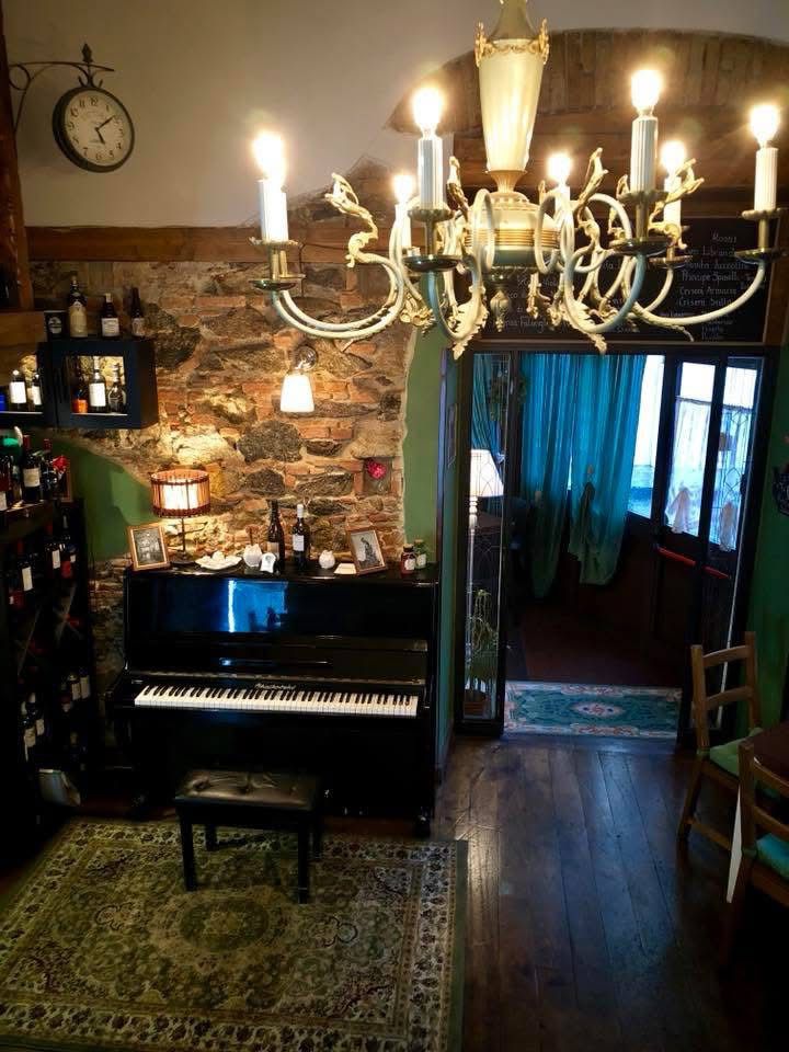 The Harp Tea Room ()
