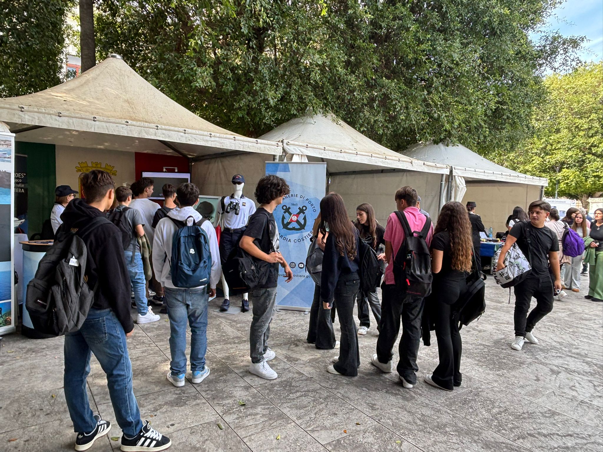 cosmos stand piazza Italia