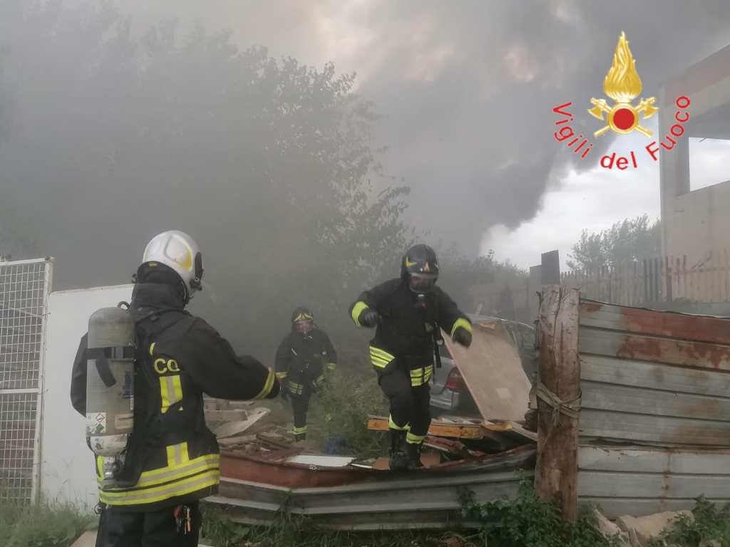 incendio campo rom cz
