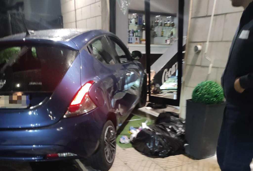 incidente via sbarre inferiori