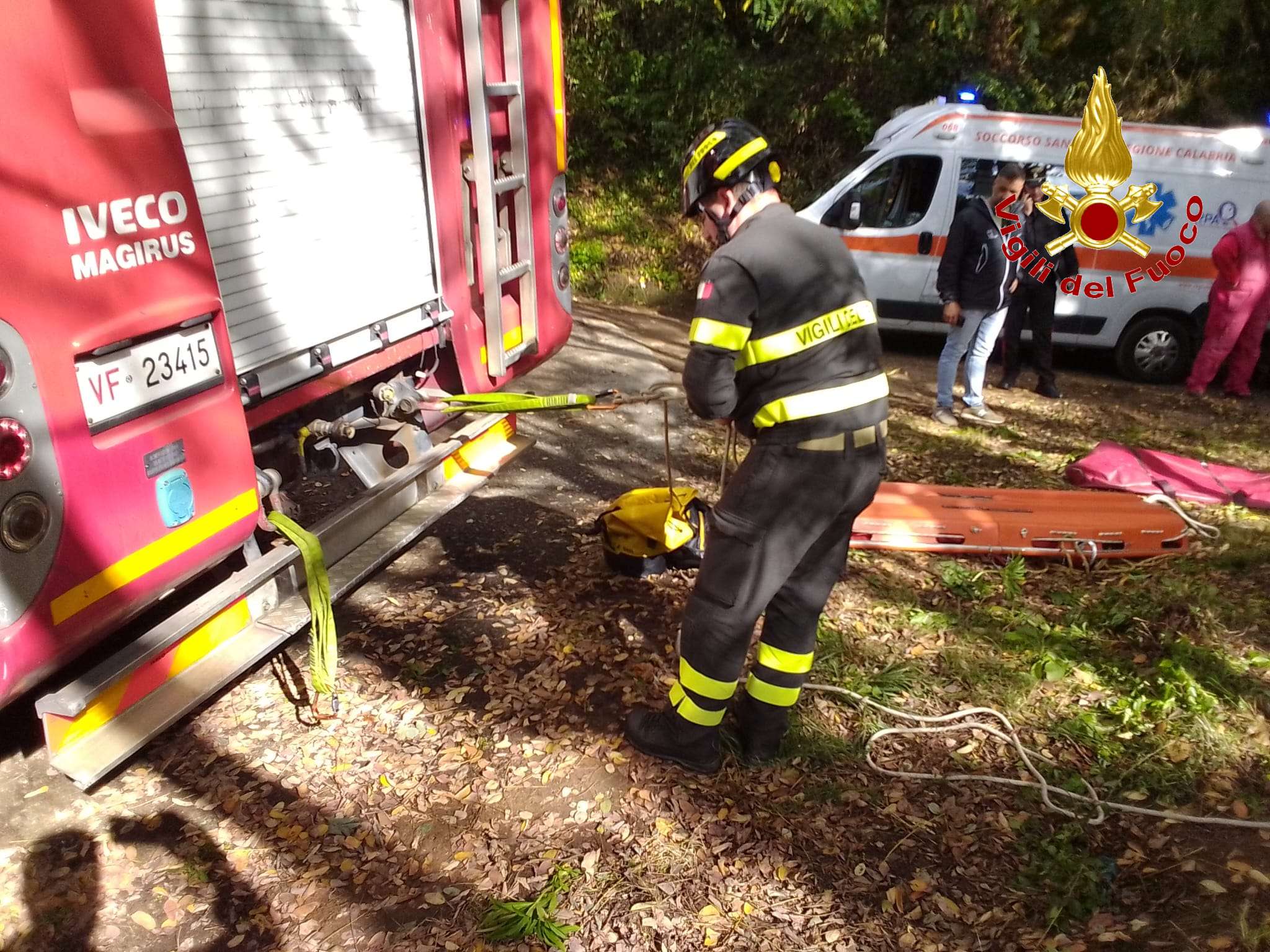 operaio monterosso calabro vigili fuoco ()