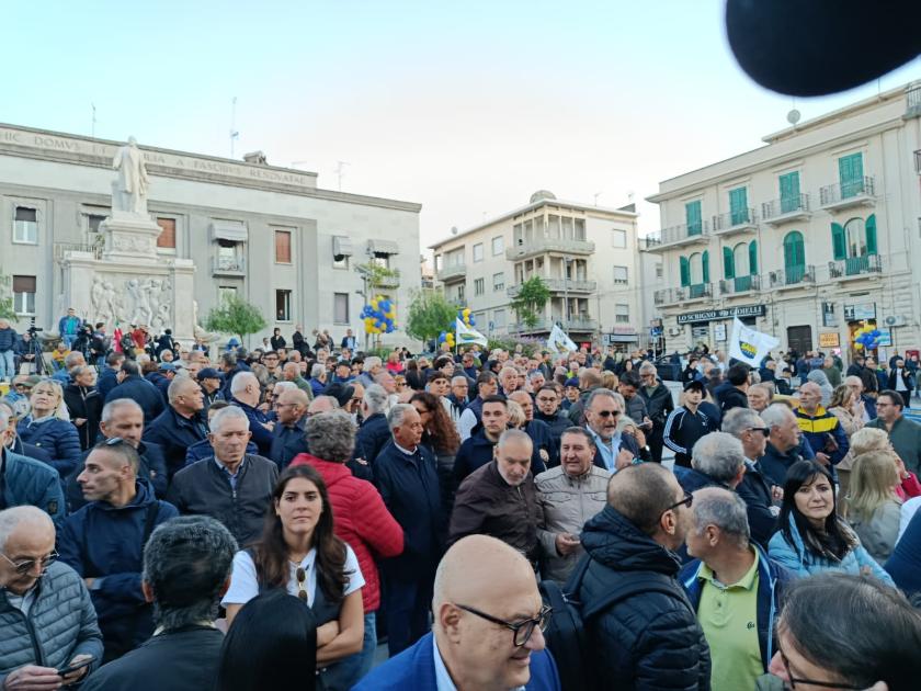 Regionali al rush finale, Vannacci a Reggio: ‘Mandiamo via la sinistra dalla Calabria’