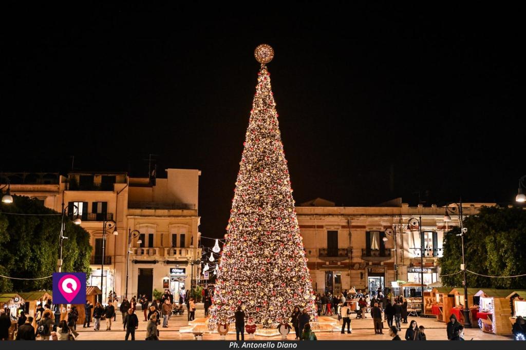 Natale 2025 a Reggio: luci, quartieri protagonisti e un Capodanno “grande”