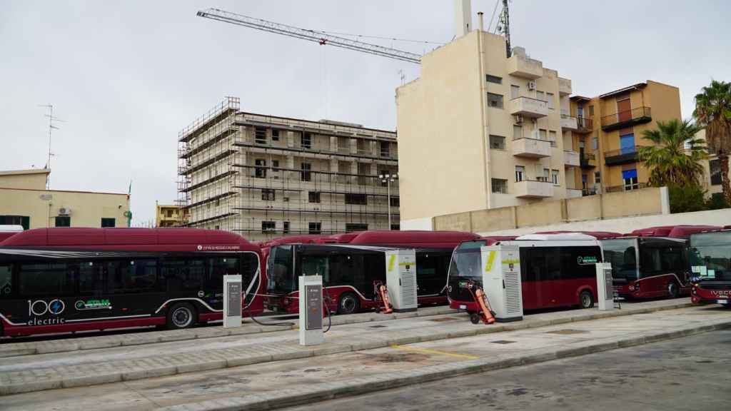 Reggio esempio di mobilità sostenibile, 67 colonnine di ricarica per i nuovi bus elettrici Atam