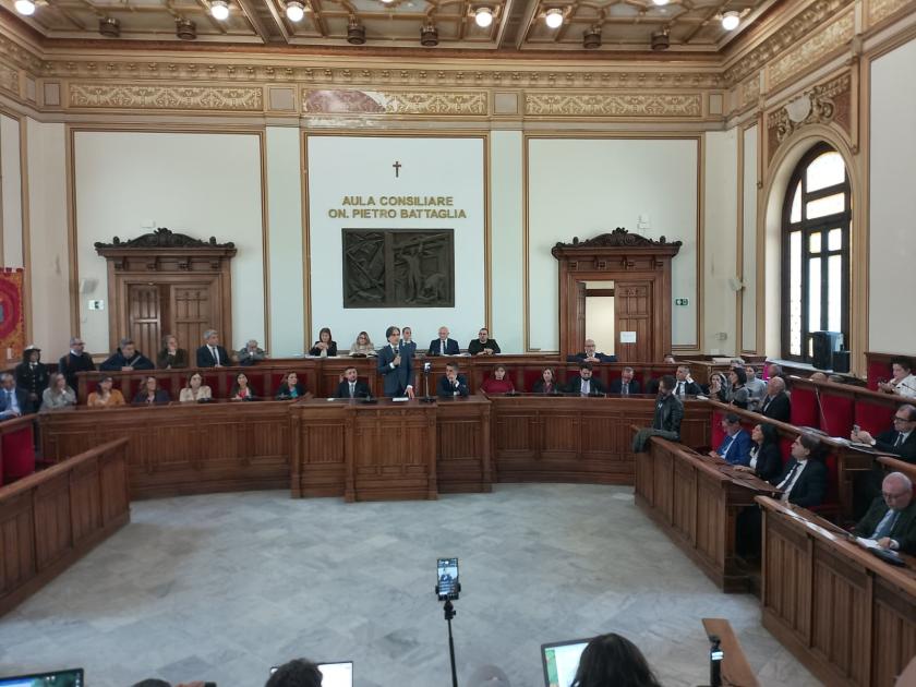 Comune, è crisi ufficiale: Pd e Rinascita escono dall’aula, manca la maggioranza per approvare i punti