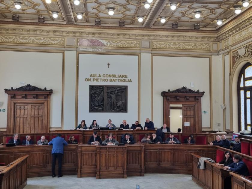 Consiglio comunale, approvati variazione al Bilancio di previsione e debiti fuori Bilancio