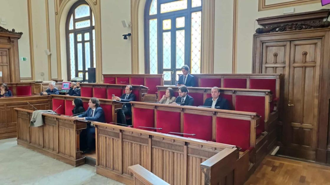 Consiglio Comunale al via, la maggioranza si spacca: assenti Pd e Rinascita