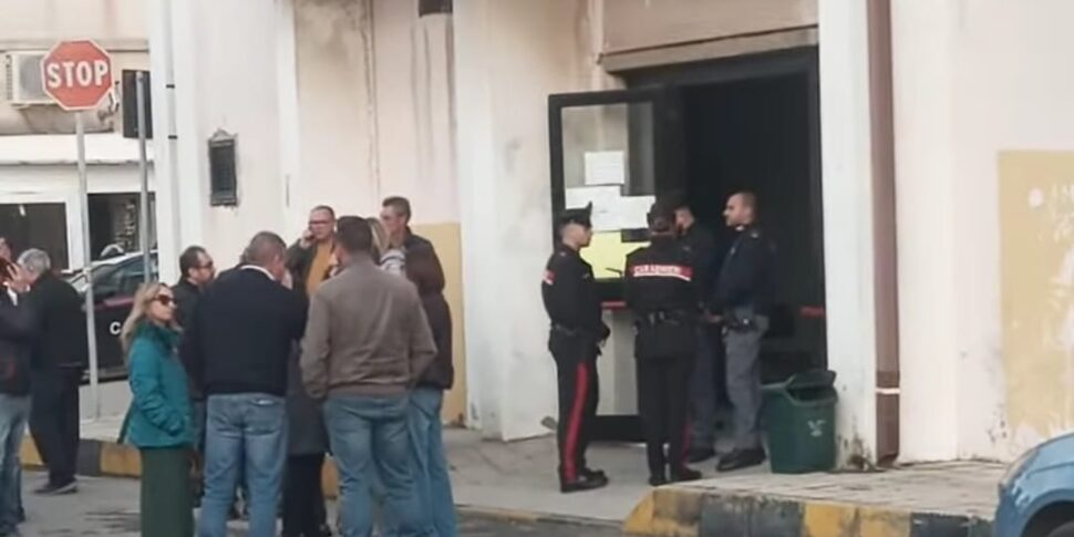 gioia tauro molotov ufficio tributi x