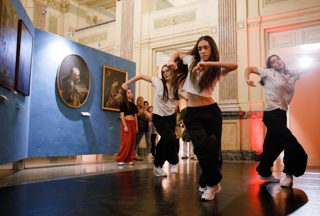 pinacoteca civica dialoghi danza ()