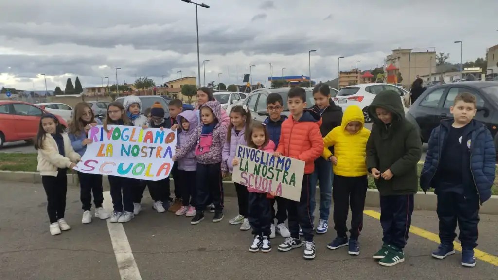 protesta scuola condera