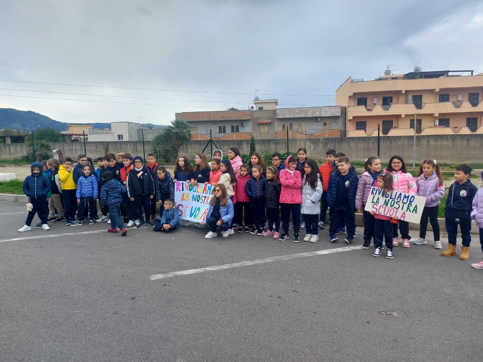 protesta scuola condera