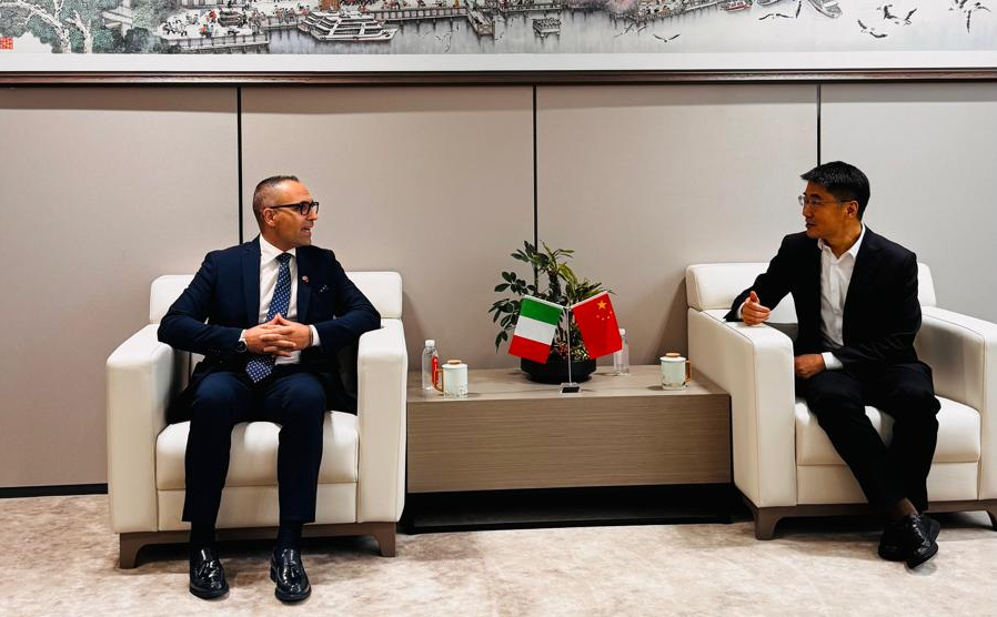 sindaco GErace e sindaco distretto di Yangpu Shanghai