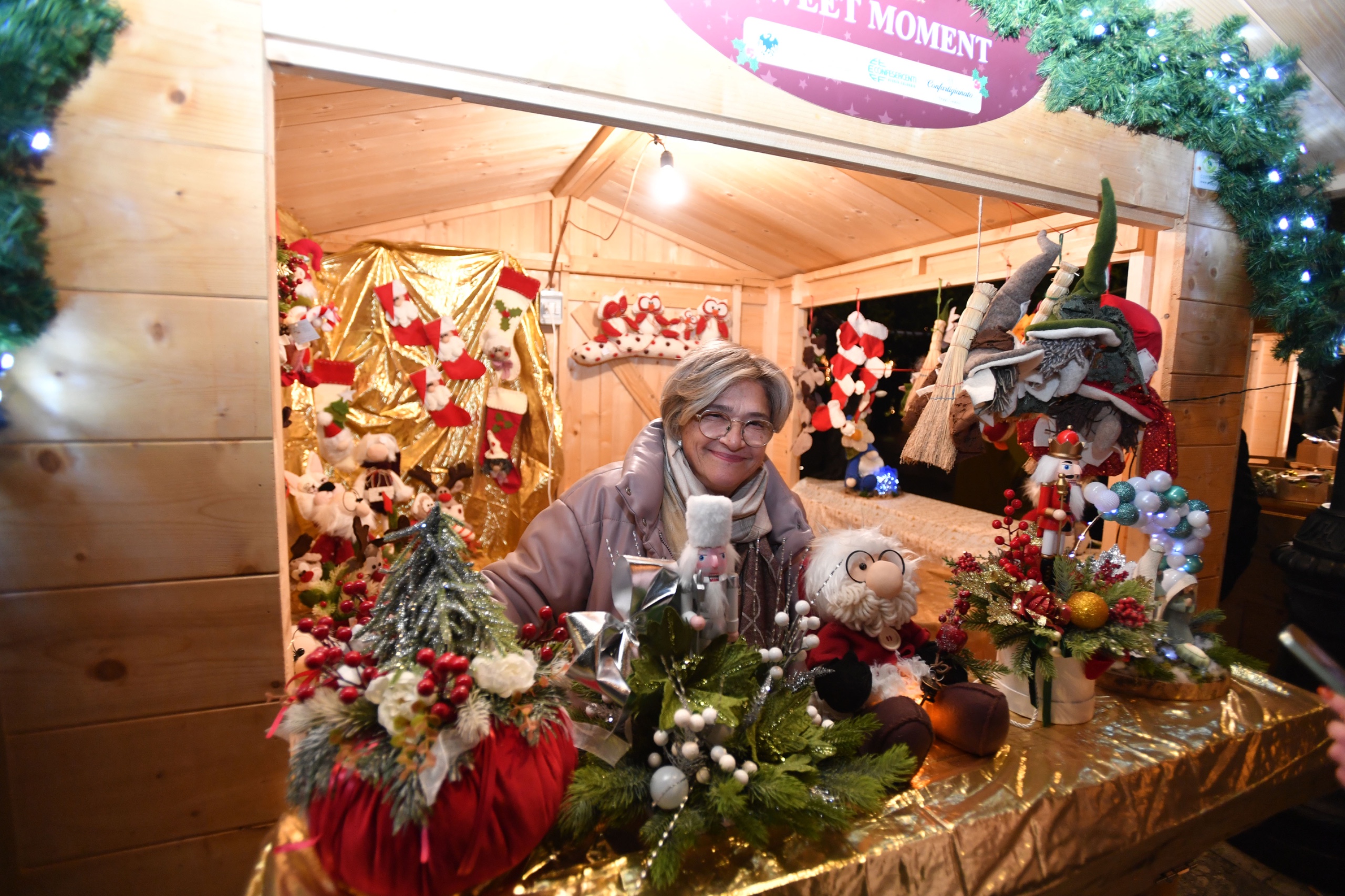 Accensione ALBERO Piazza Duomo ()