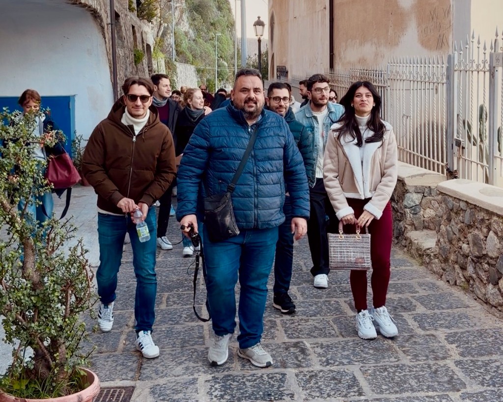 Scilla, oltre 100 Igers ‘invadono’ Chianalea, il racconto tra storia, miti e architettura dell’acqua – FOTO