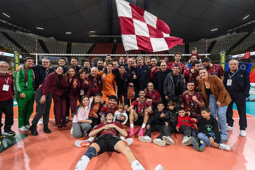 Volley: al PalaCalafiore è vero show. Vince la Domotek contro Gioia del Colle