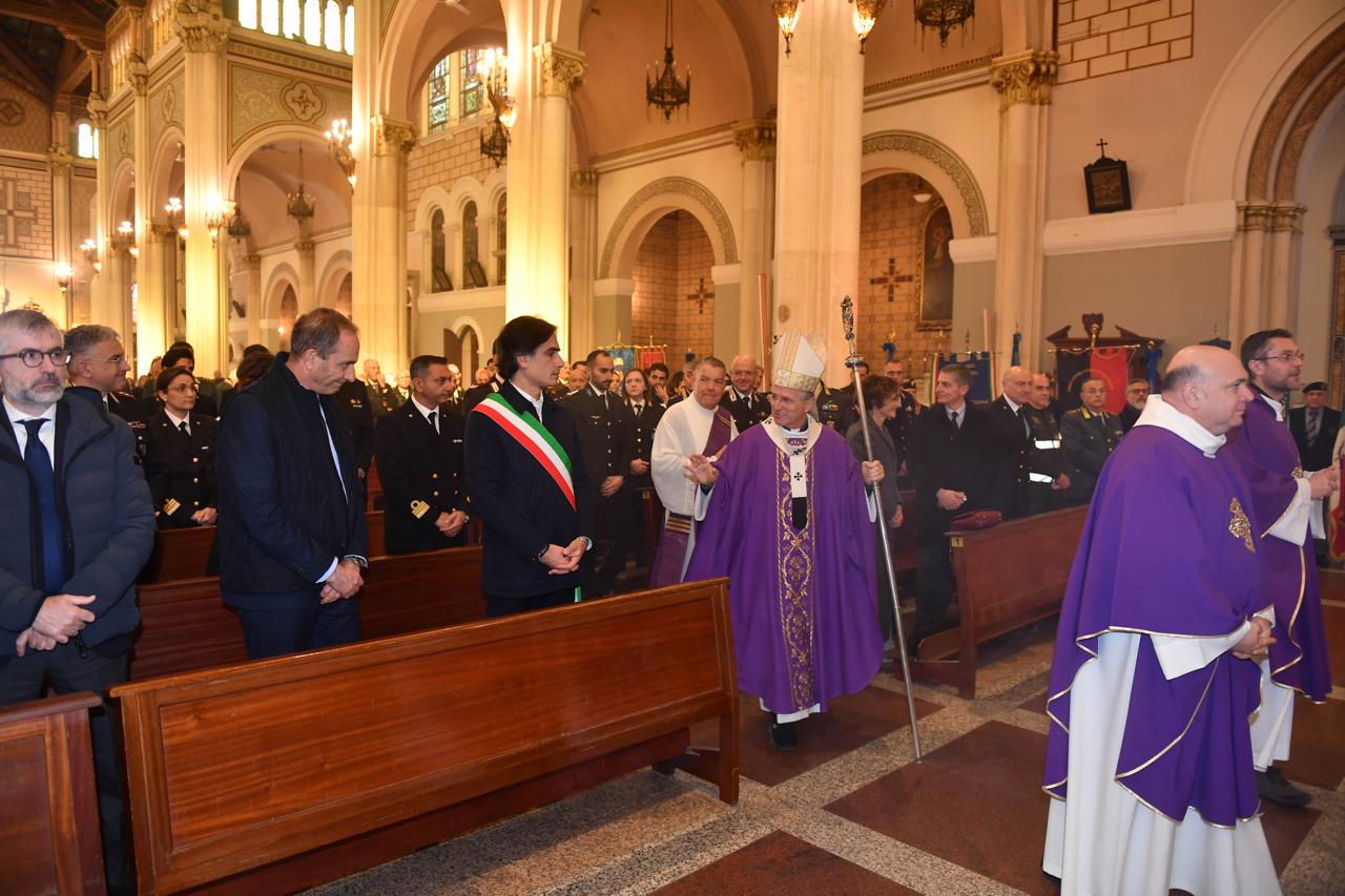 Precetto natalizio forze armate e di polizia ()