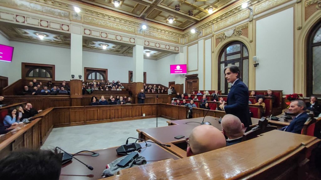 Saluti Falcomatà palazzo San Giorgio ()
